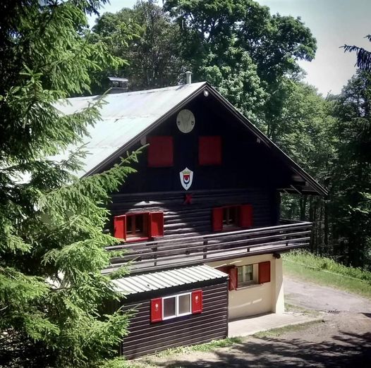 Le refuge Edelweiss sous la neige